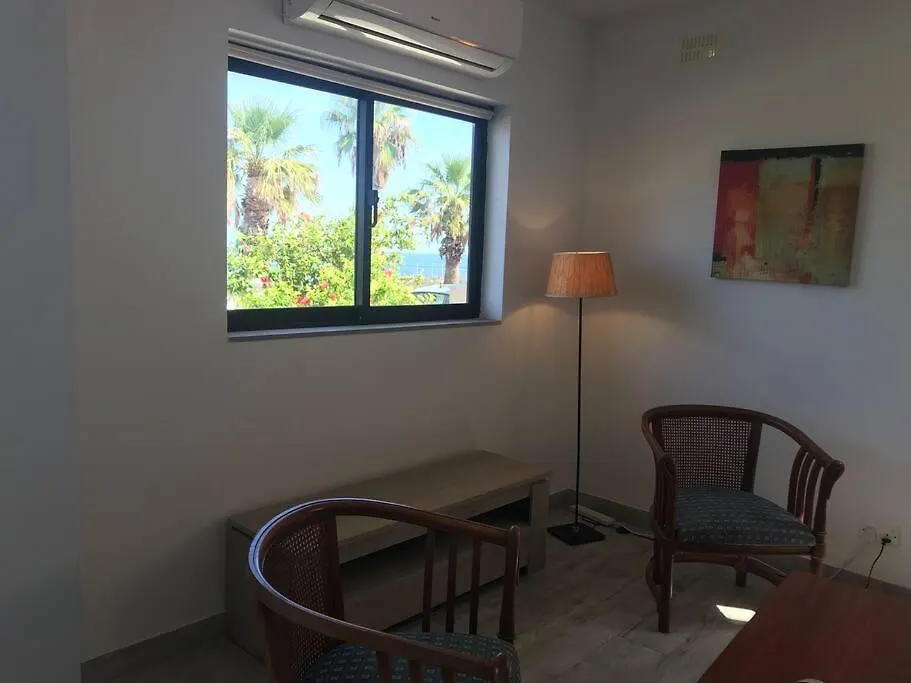 Seafront, 2 Bed Apartment In Quiet Central Area Pembroke