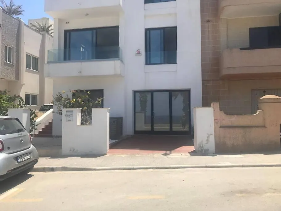 Seafront, 2 Bed Apartment In Quiet Central Area Pembroke Malta